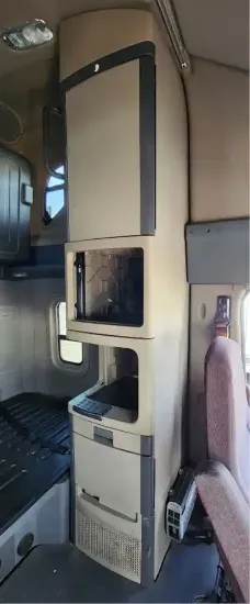 Picture of (Used) 2020 Freightliner Cascadia 125, SLEEPER CABINETS