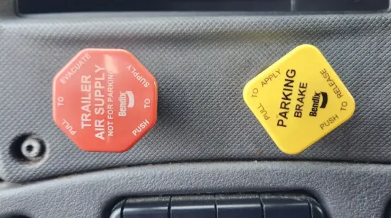 Picture of (Used) 2020 Freightliner Cascadia 125, MISCELLANEOUS DASH SWITCHES