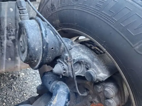 Picture of (Used) 2022 Peterbilt 579, BRAKE CALIPER FRONT AXLE BEAM