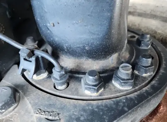 Picture of (Used) 2022 Peterbilt 579, REAR DIFFERENTIAL HUBS