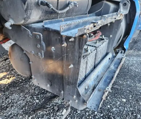 Picture of (Used) 2022 Peterbilt 579, BATTERY BOX