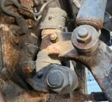 Picture of (Used) 2004 GMC W4500, FRONT SPINDLE/KNUCKLE