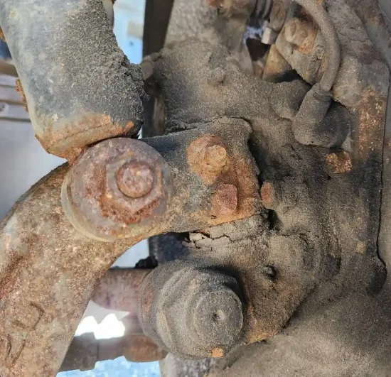 Picture of (Used) 2004 GMC W4500, FRONT SPINDLE/KNUCKLE