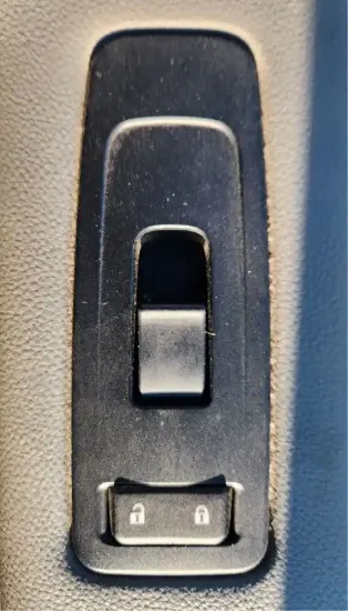 Picture of (Used) 2022 Peterbilt 579, DOOR ELECTRIC SWITCH