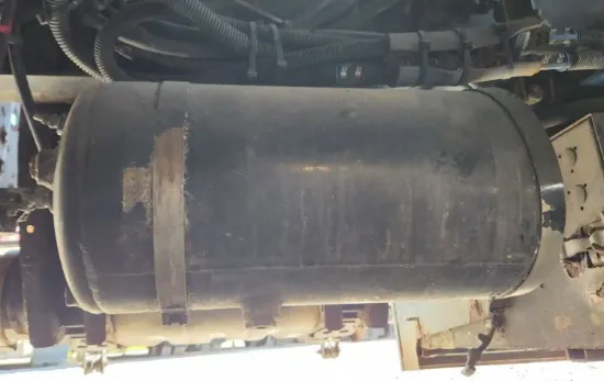 Picture of (Used) 2013 Volvo VNL, AIR TANK (4)