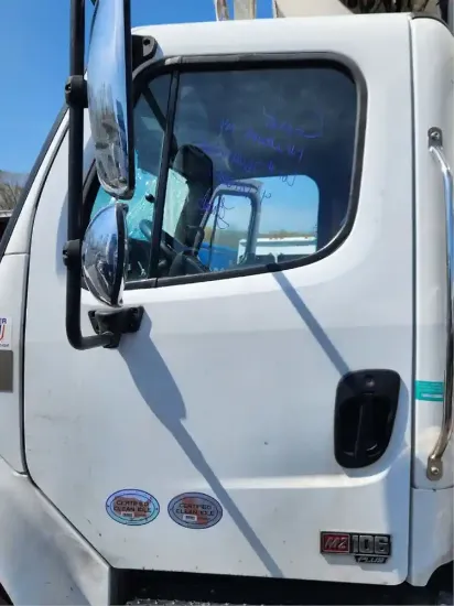 Picture of (Used) 2025 Freightliner M2 106, DOOR