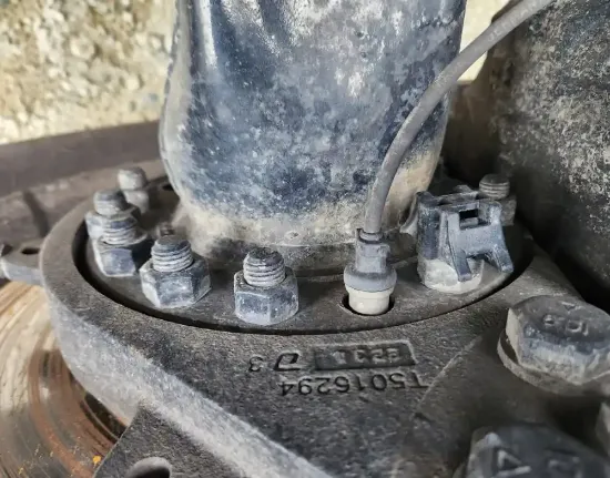 Picture of (Used) 2023 Kenworth T680, FRONT DIFFERENTIAL HUBS