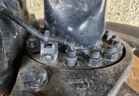 Picture of (Used) 2023 Kenworth T680, FRONT DIFFERENTIAL HUBS