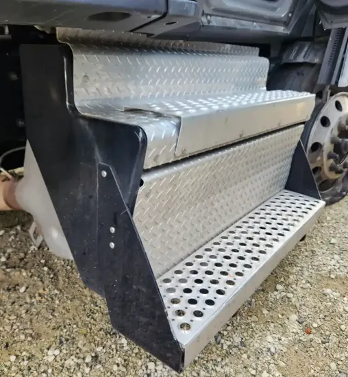 Picture of (Used) 2023 Kenworth T680, DPF COVER