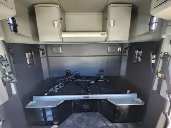 Picture of (Used) 2023 Kenworth T680, SLEEPER BUNK