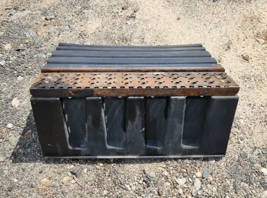 Picture of (Used) 2022 International LT625, BATTERY BOX COVER