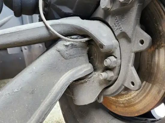 Picture of (Used) 2019 International LT625, FRONT SPINDLE/KNUCKLE