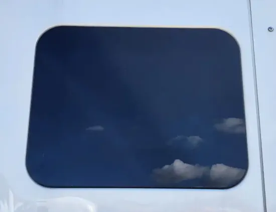 Picture of (Used) 2022 International LT625, BACK GLASS