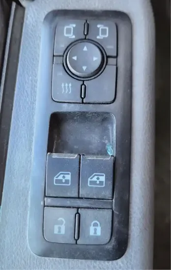 Picture of (Used) 2022 International LT625, DOOR ELECTRIC SWITCH
