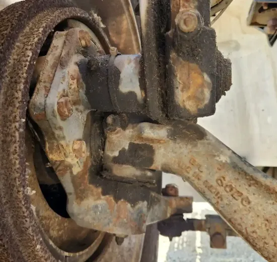Picture of (Used) 2004 International 9400I, FRONT SPINDLE/KNUCKLE