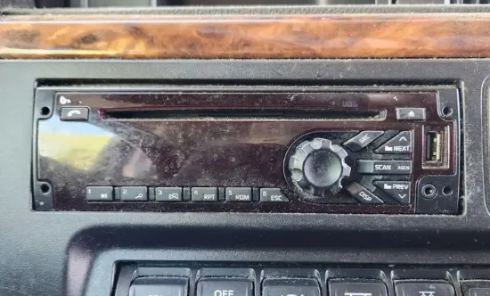 Picture of (Used) 2019 International LT625, RADIO