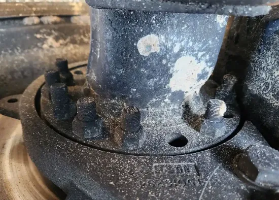 Picture of (Used) 2019 International LT625, FRONT DIFFERENTIAL HUBS