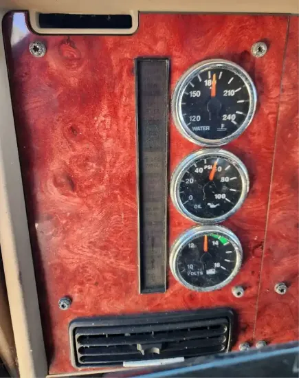 Picture of (Used) 2004 International 9400I, INSTRUMENT CLUSTER