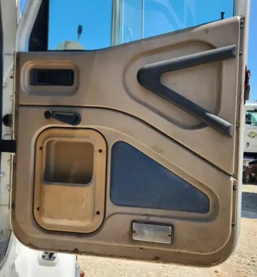 Picture of (Used) 2004 International 9400I, INTERIOR DOOR PANEL