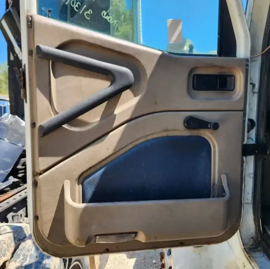 Picture of (Used) 2004 International 9400I, INTERIOR DOOR PANEL