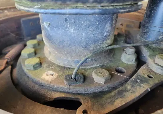 Picture of (Used) 2004 International 9400I, REAR DIFFERENTIAL HUBS