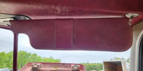 Picture of (Used) 2004 Peterbilt 385, SUN VISOR