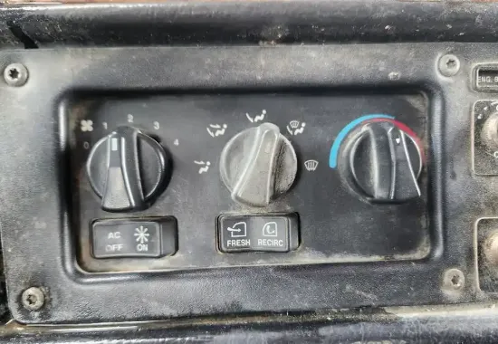 Picture of (Used) 2004 Peterbilt 385, TEMPERATURE CONTROL ASSEMBLY