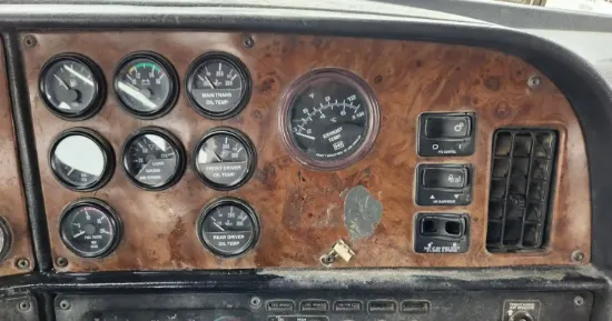 Picture of (Used) 2004 Peterbilt 385, INSTRUMENT CLUSTER