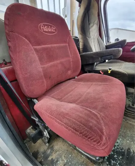 Picture of (Used) 2004 Peterbilt 385, SEAT