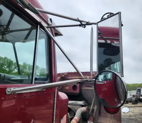 Picture of (Used) 2004 Peterbilt 385, SIDE VIEW MIRROR
