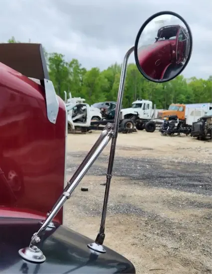 Picture of (Used) 2004 Peterbilt 385, MIRROR