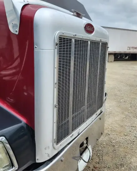 Picture of (Used) 2004 Peterbilt 385, GRILLE