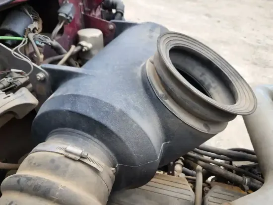 Picture of (Used) 2004 Peterbilt 385, AIR CLEANER