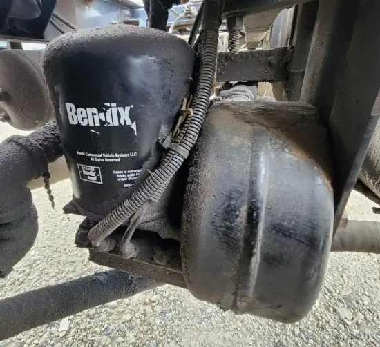 Picture of (Used) 2004 Peterbilt 385, AIR DRYER