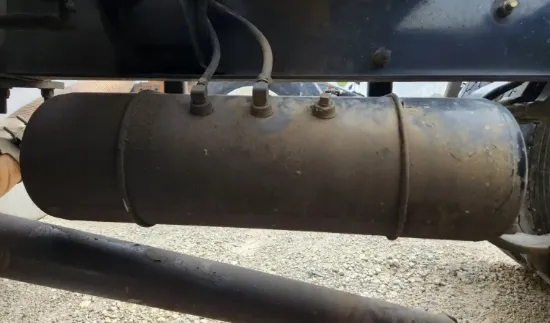 Picture of (Used) 2004 Peterbilt 385, AIR TANK (2)