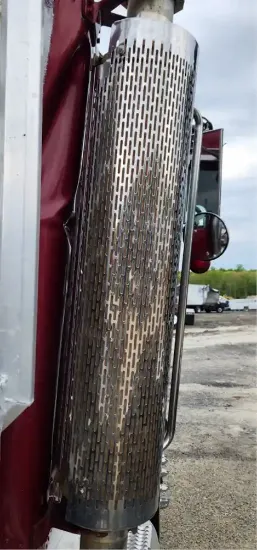 Picture of (Used) 2004 Peterbilt 385, MUFFLER SHIELDS