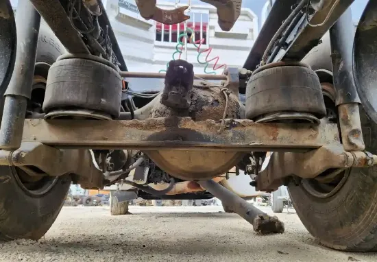 Picture of (Used) 2004 Peterbilt 385, FRONT DIFFERENTIAL HOUSING ONLY