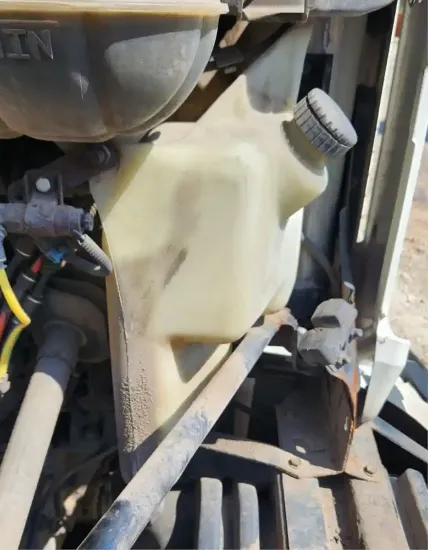 Picture of (Used) 2006 Freightliner Columbia 120, WASHER BOTTLE