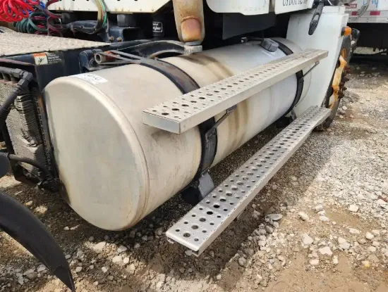 Picture of (Used) 2006 Freightliner Columbia 120, FUEL TANK