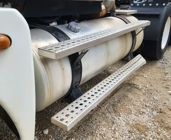 Picture of (Used) 2006 Freightliner Columbia 120, FUEL TANK