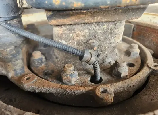 Picture of (Used) 2006 Freightliner Columbia 120, REAR DIFFERENTIAL HUBS