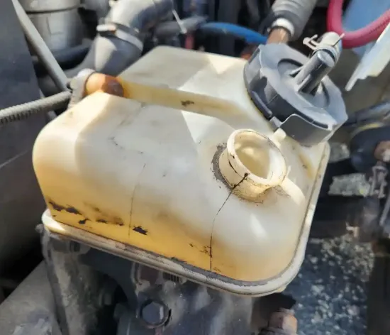 Picture of (Used) 2005 Freightliner M2 106, POWER STEERING RESERVOIR