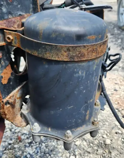 Picture of (Used) 2005 Freightliner M2 106, AIR DRYER