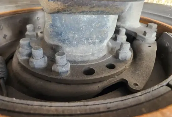 Picture of (Used) 2018 Freightliner Columbia 120 Glider, FRONT DIFFERENTIAL HUBS