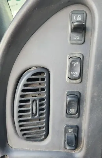 Picture of (Used) 2005 Freightliner M2 106, MISCELLANEOUS DASH SWITCHES