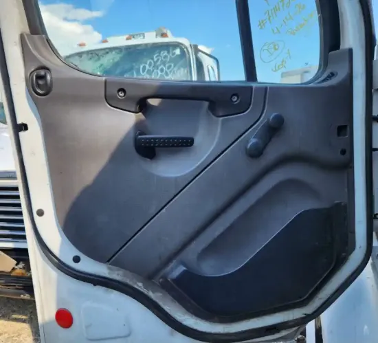 Picture of (Used) 2005 Freightliner M2 106, INTERIOR DOOR PANEL