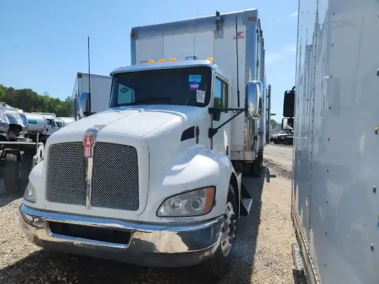 Picture of 2012-kenworth-t270-truck-delivery