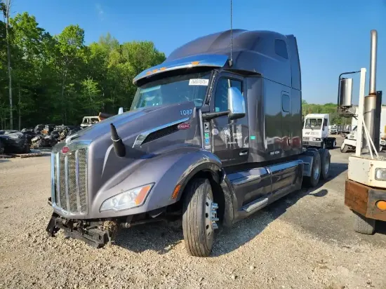 Picture of 2023-peterbilt-579-truck-tractor