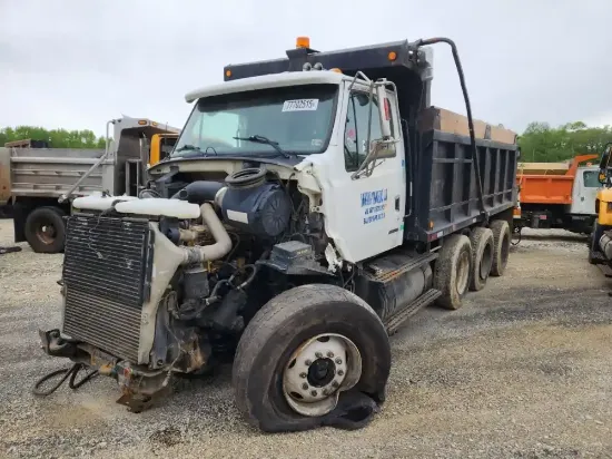 Picture of 2000-sterling-l9500-truck-delivery
