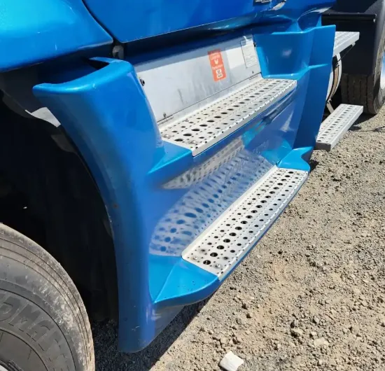 Picture of (Used) 2017 Freightliner Cascadia 125, TANK FAIRINGS